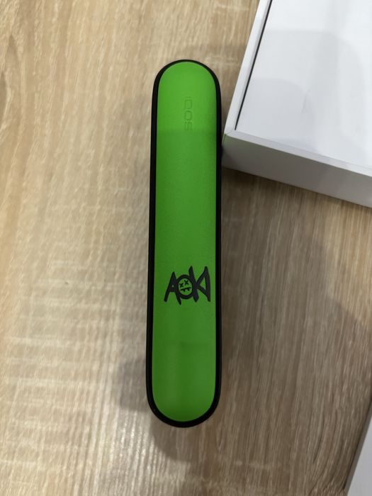 IQOS ILUMA Steve Aoki Limited Edition