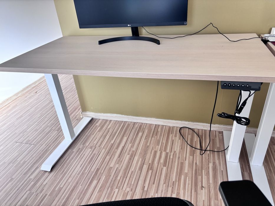 Birou reglabil electric pe inaltime ( 8 bucati )
