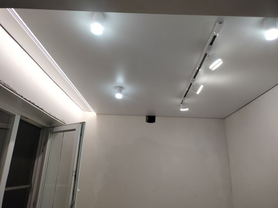 Натяжные потолки KaspiRed