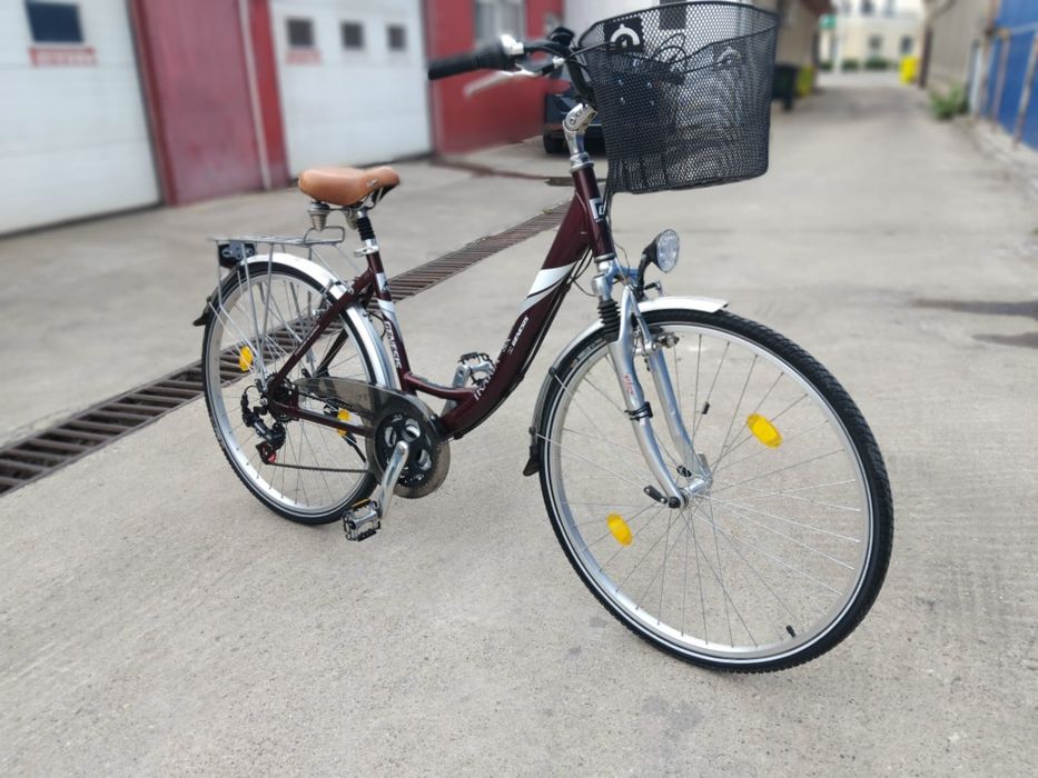 Vând bicicleta din aluminiu pentru damă