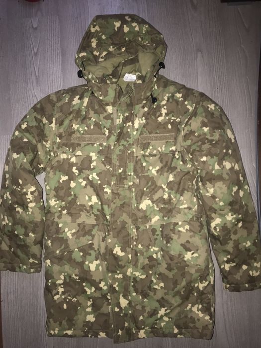 Scurtă combat camuflaj