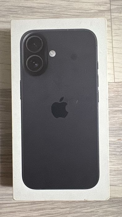 Продам айфон 16 память 128гб