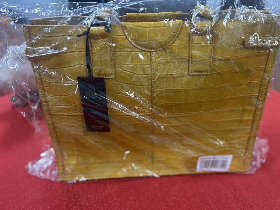 Geanta piele naturala Guess noua!