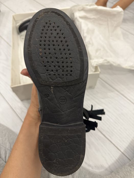 продам осенние сапоги GEOX