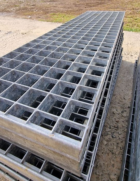 Trepte zicate metalice
