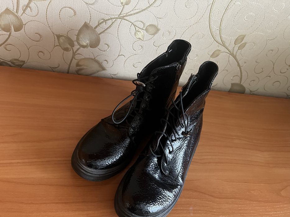 Продам ботиночки для девочки