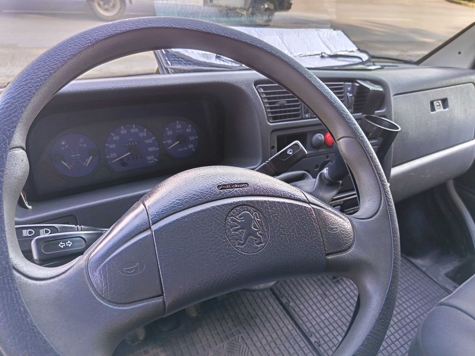 Продавам Peugeot boxer 2.5 tdi