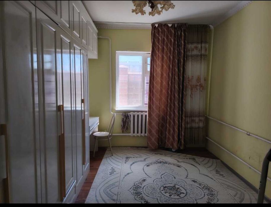Үй жақсы таза ауласын да жеміс ағашы бар