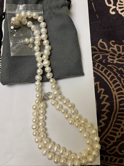 Бижута-перли , комплект с обеци, колие и гривна. Бял цвят.