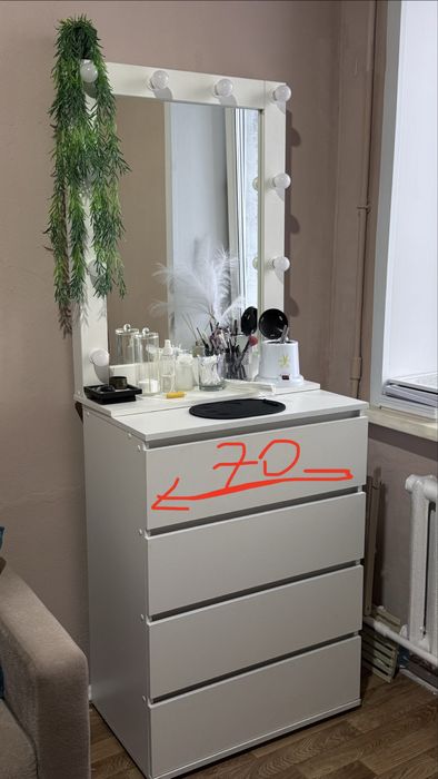 Продам комод и визажное зеркало