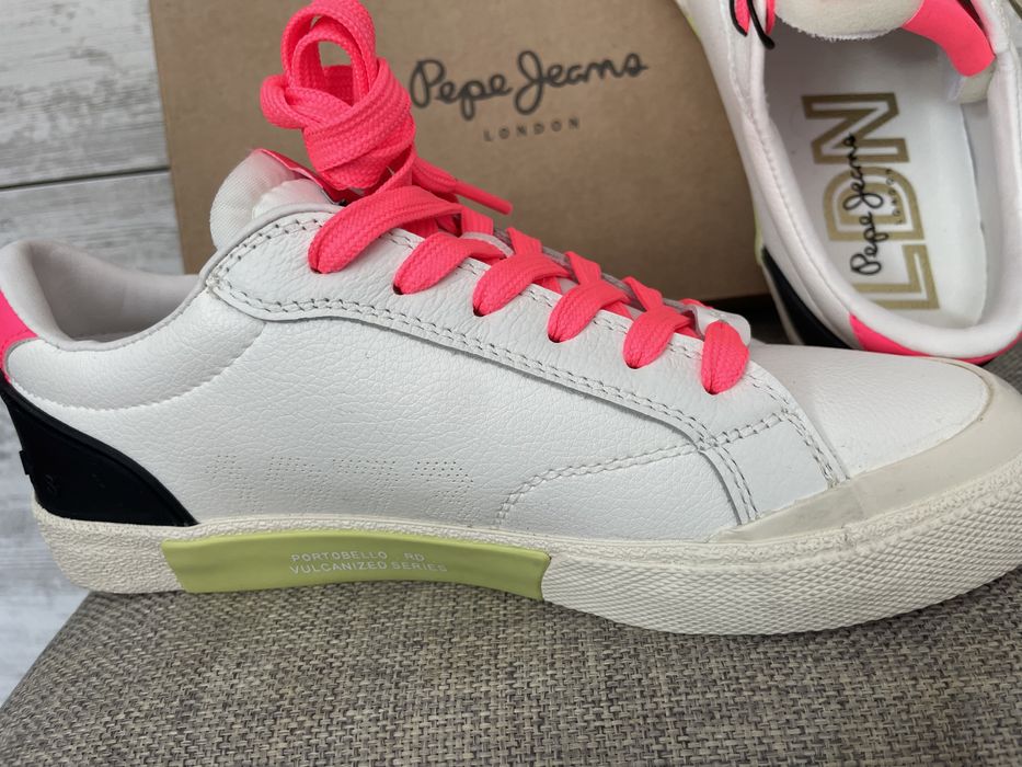 Pepe Jeans 37 номер, нови