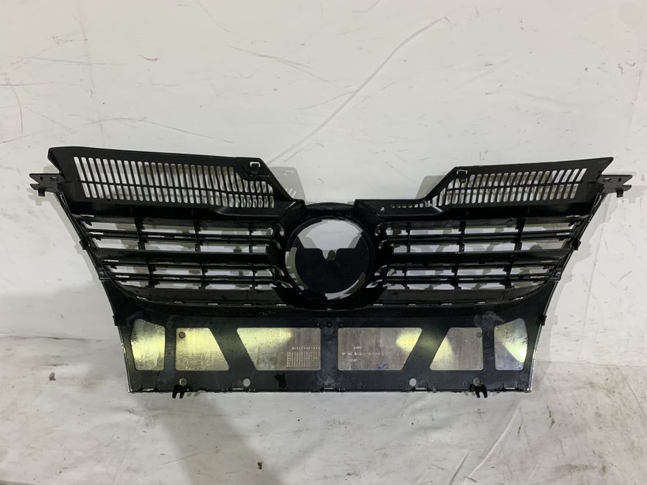 Grila radiator VW Golf 5 Kombi , Jetta  2005 , 2006 , 2007 , 2008 , 2009 , 2010