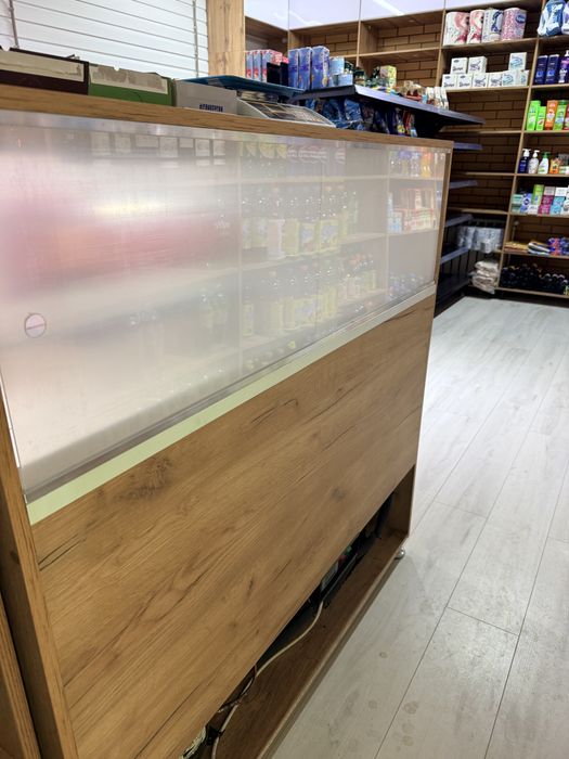 Кондитерский холодильник для кофейни