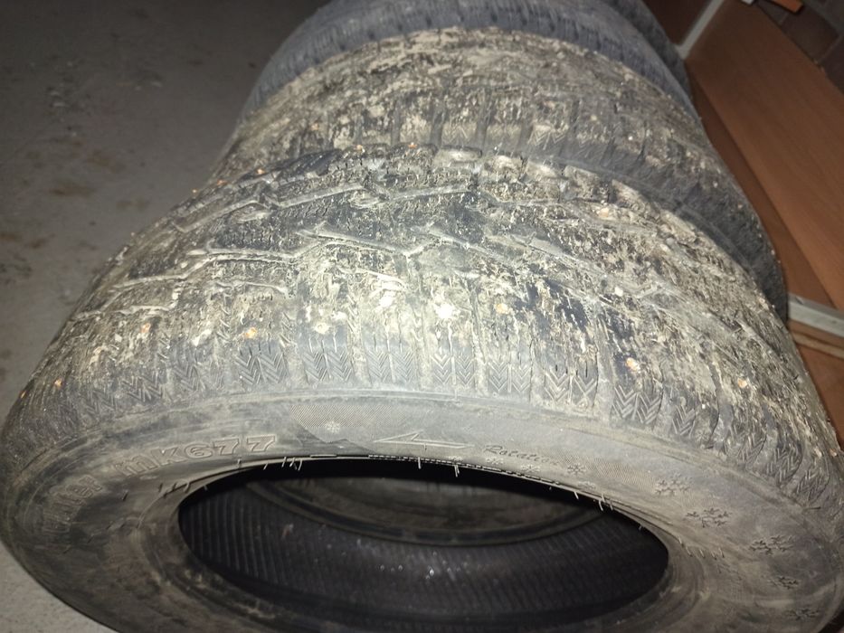 Продам зимние резины  17