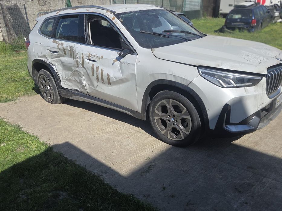 Vând bmw x1  avariat