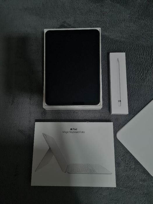 Apple iPad 10th Generation + husa apple originale