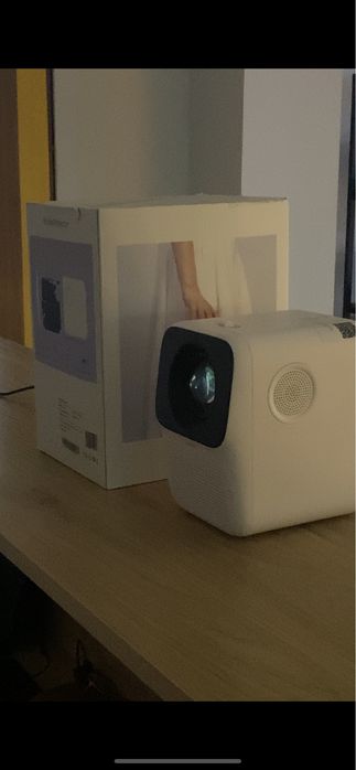 Проектор Wanbo.