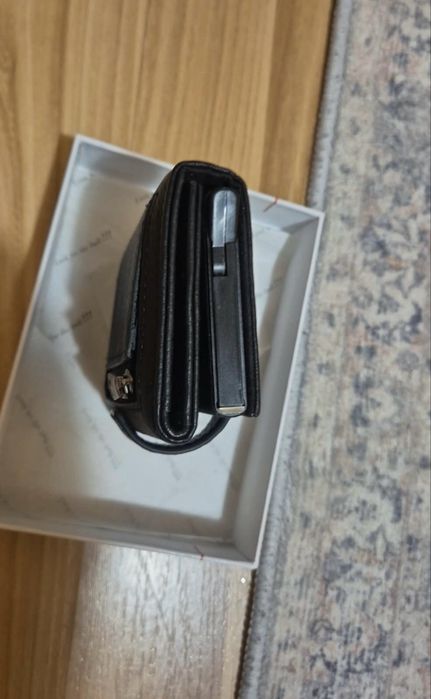 Мъжко портмоне с механизъм за карти