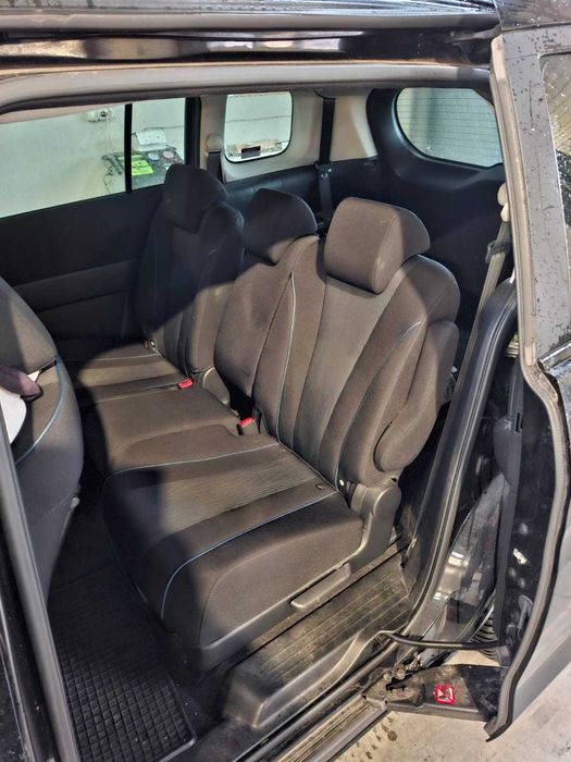 Vând Mazda 5 2.0i TX