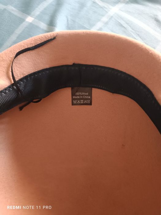 Берет стильный цвета camel