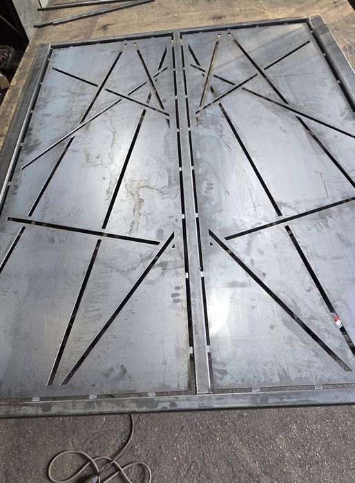 Decupaje tablă traforată CNC pentru garduri și porți