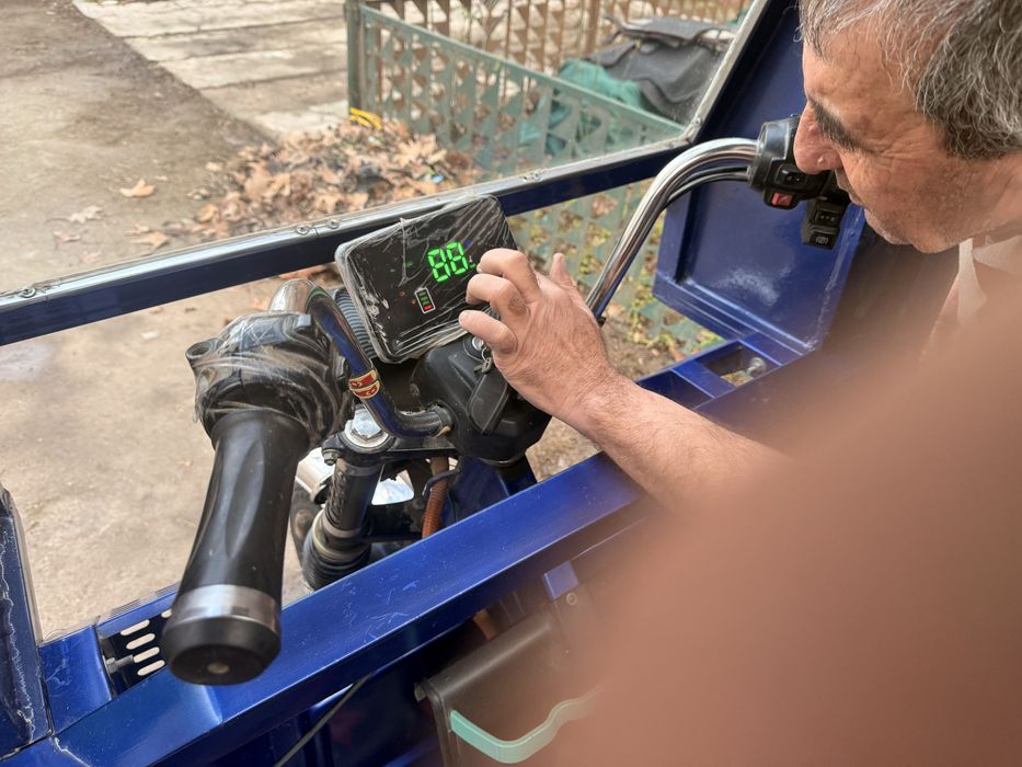 Прадается электромотоцикл2025 гибрид бензин,тўк