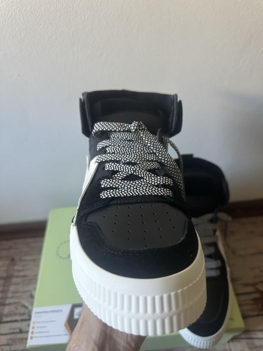 Off-White Vulcanized Hi Top Black