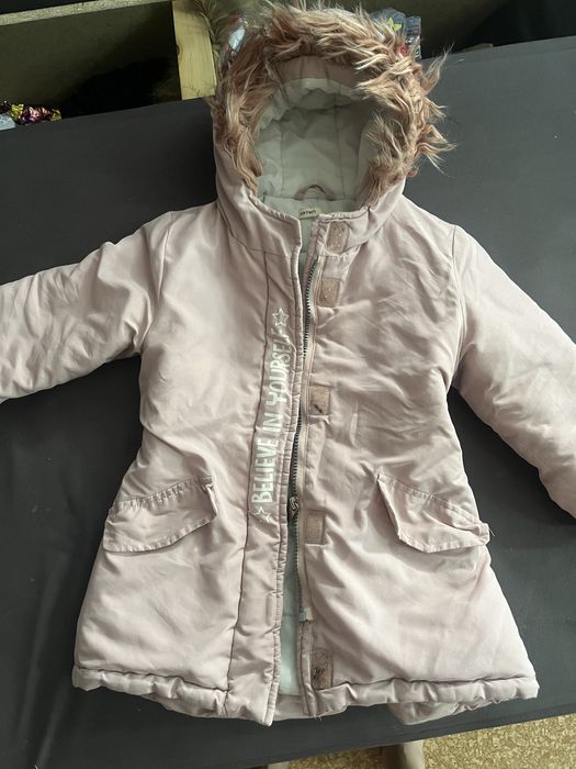 Продам куртку осень весна на девочку 3-4 года