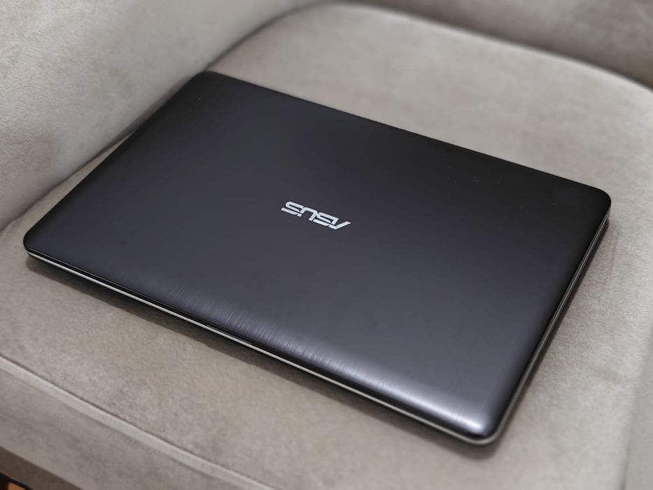 Asus i3gen6 windows 11 hdd 1000gb