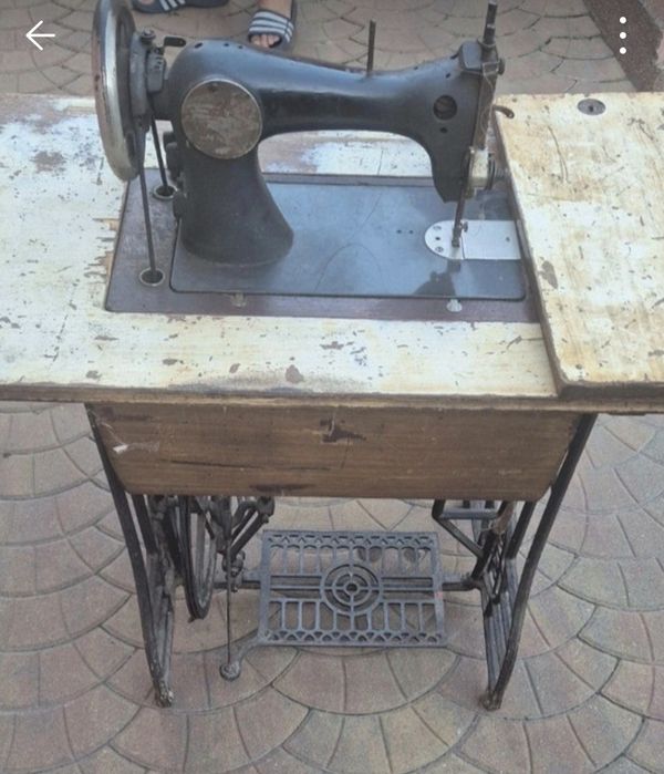 Masina de cusut veche