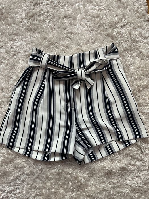 Къси платнени панталони H&M