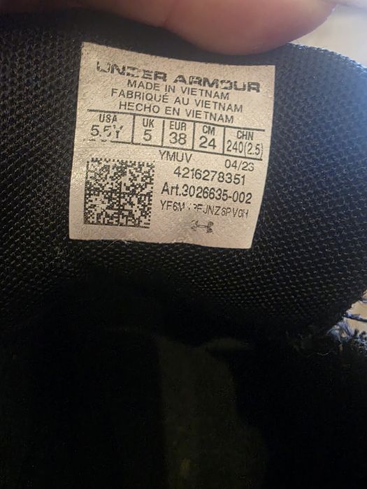 Adidasi under armour