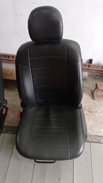 Передние кресла на Renault Duster до рестайлинг