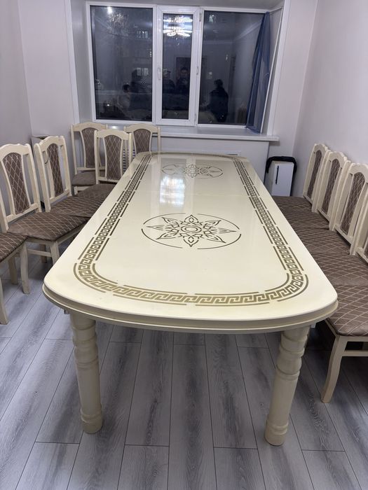 Стол без стульев продам