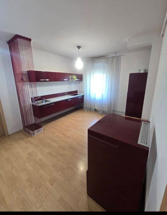 Apartament 3 camere - Complexul Studențesc