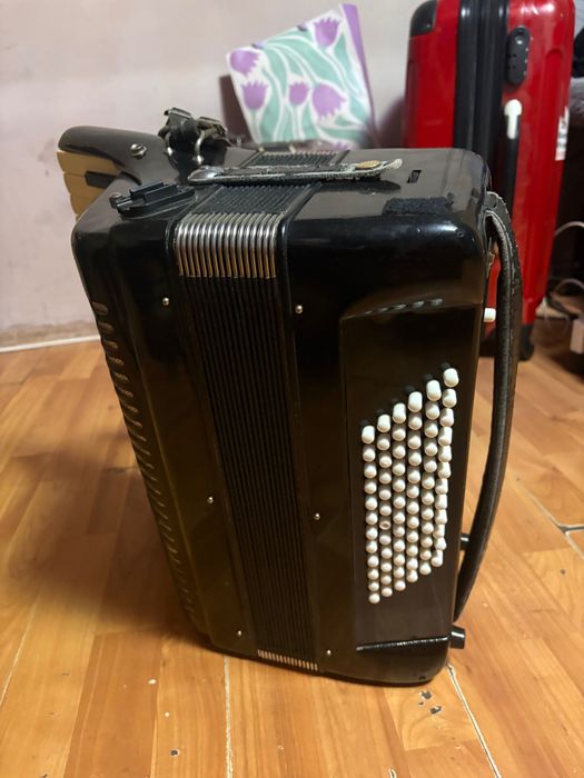 Acordeon de vanzare