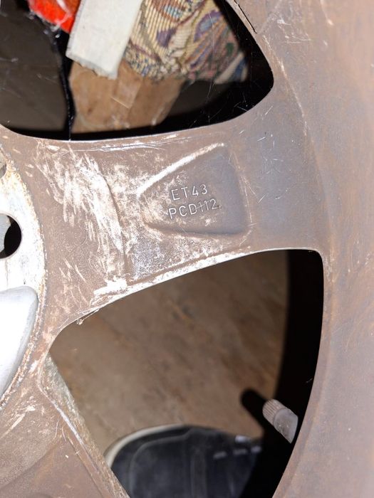 Vând jante +anvelope iarnă 195/ 65/ R15