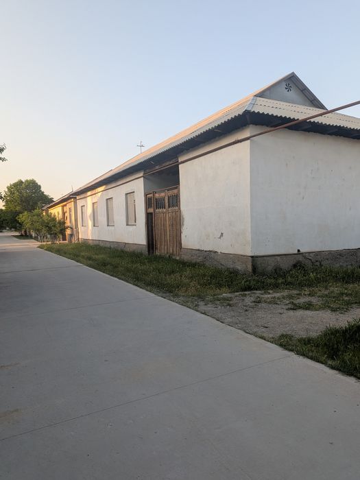 Gulistonda 9 sotixli 6 xonali hovli sotiladi