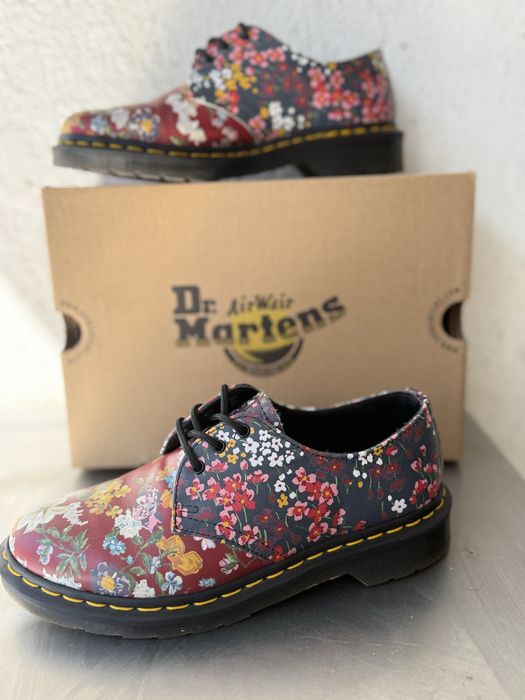 Обувки Dr. Martens