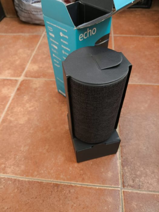 Amazon echo  2ро поколение смарт говорител с Алекса