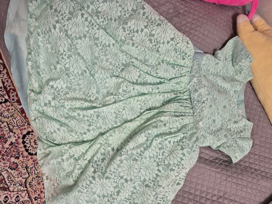 Платье на девочек