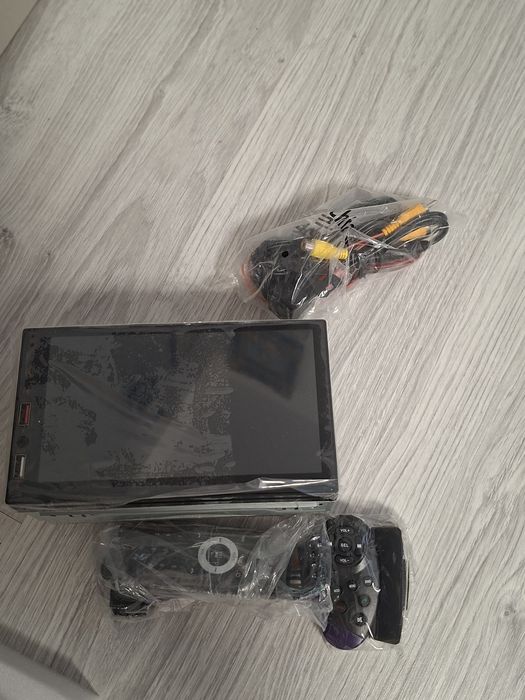 Display + camera mansalier