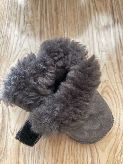 Botosei bebe din lână naturala 6-12 luni