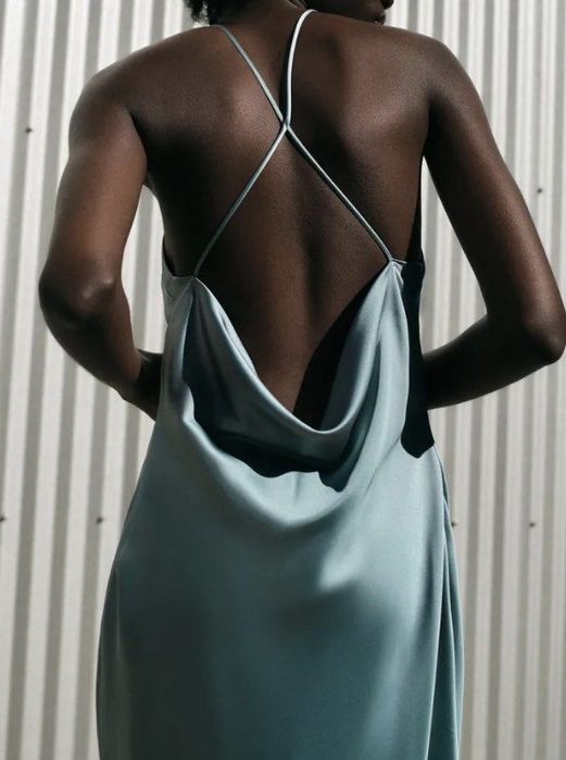 Сатенена рокля Зара /Zara XS-S миди дължина