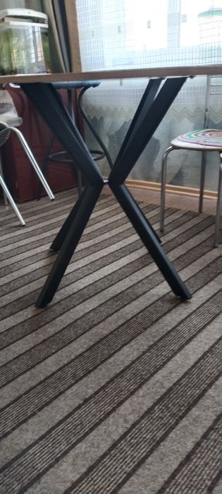 Продам стол кухонный новый