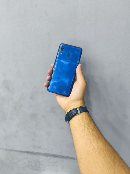Samsung a20 sotuvda
