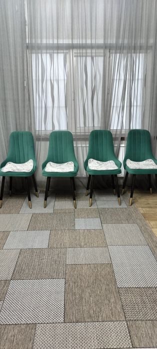 Стол трансформер со стульями