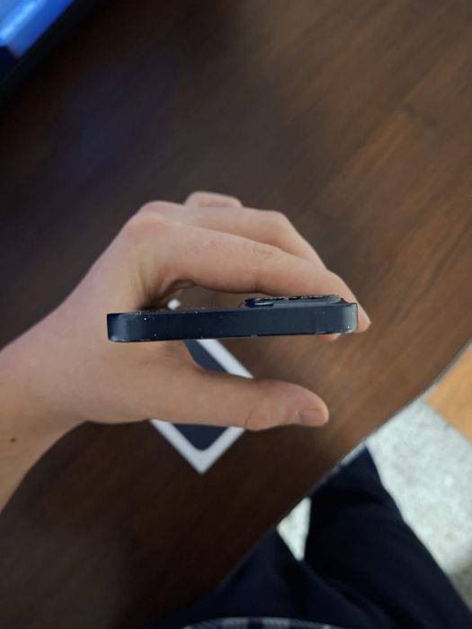 Vand Iphone 13 in stare foarte buna