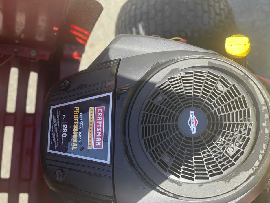 Tractoras de tuns iarba Craftsman 28HP Vtwin