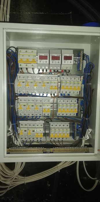 Услуга электрик.